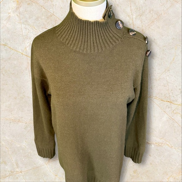 By Anthropologie ‘Margarita’ Button-Up Shoulder Tunic Sweater in Olive Green XS - Picture 4 of 16